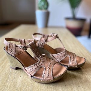 Clarks Artisan sandals Size 8